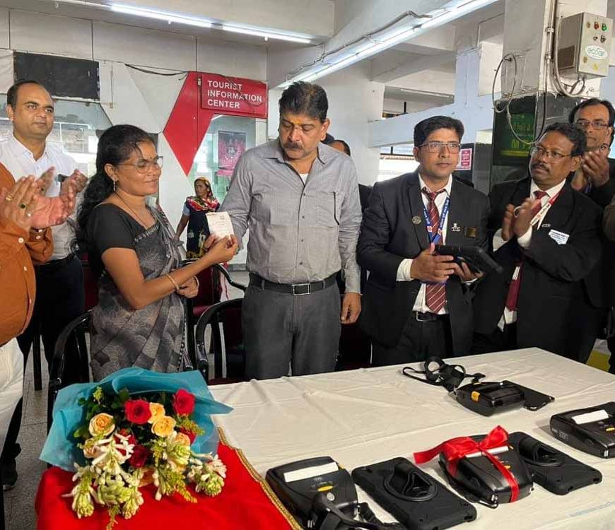 रायपुर रेलवे स्टेशन हुआ हाई-टेक: अब TTE देंगे टिकट, लंबी लाइनों से मिलेगी राहत