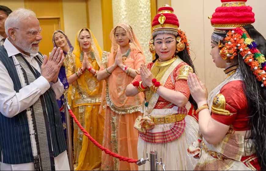 जापान में गायत्री मंत्र और भजन के बीच पीएम मोदी का भव्य स्वागत, वीडियो वायरल