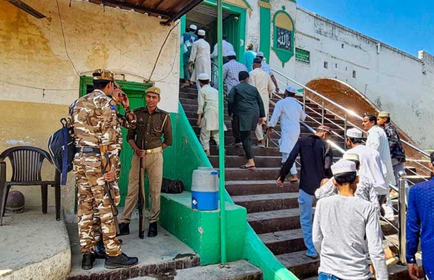 संभल में सुरक्षा बढ़ी: न्यायिक आयोग रिपोर्ट के बाद मस्जिदों और संवेदनशील इलाकों में अलर्ट