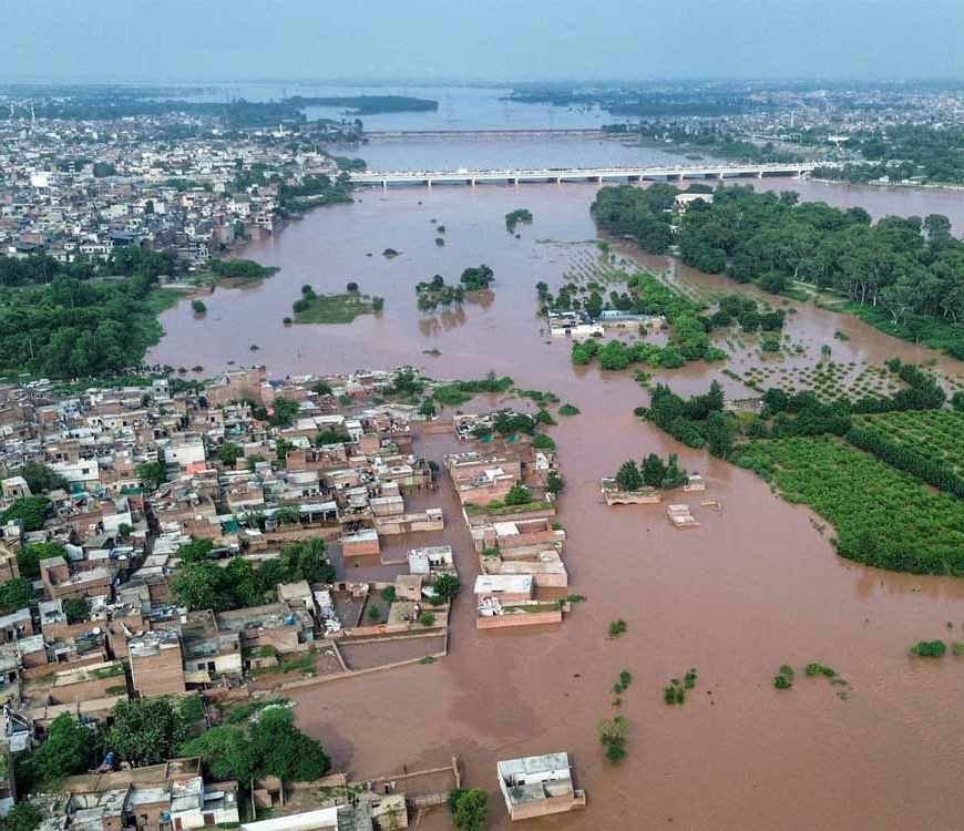 लाहौर में पानी घुसा तो पाकिस्तान ने भारत पर फोड़ा ठीकरा, सिंधु जल समझौते का रोना रोया