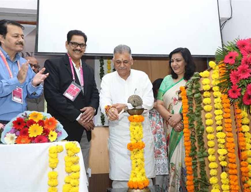 भारतीय दृष्टिकोण से समृद्ध साहित्य से पुस्तकालयों को समृद्ध करने की आवश्यकता : मंत्री परमार