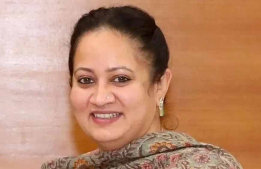 हरियाणा की स्वास्थ्य मंत्री बनीं मां, बेटे ने थामी नाना की विरासत