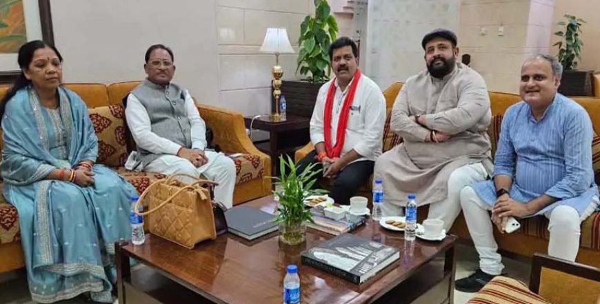 विदेश दौरे के बाद CM विष्णुदेव साय दिल्ली लौटे, कई अहम बैठकों का करेंगे नेतृत्व