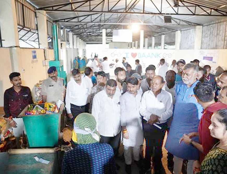 पंचायत एवं ग्रामीण विकास मंत्री पटेल ने ग्राम बांक, इंदौर में एम.आर.एफ. प्लांट का निरीक्षण किया