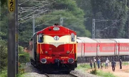 हरियाणा-पंजाब में बाढ़ के चलते 10 ट्रेनों का रद्द हुआ संचालन