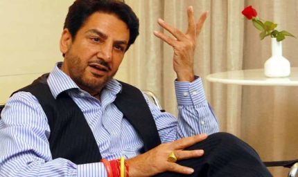 बाढ़ पीड़ितों के लिए गुरदास मान ने बढ़ाया मदद का हाथ, दान किए लाखों रुपए