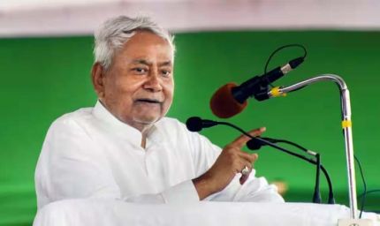 CM नीतीश का ‘ब्रह्मास्त्र’: महिलाओं को 10 हज़ार की सौगात से बदलेगा बिहार का राजनीतिक गणित?