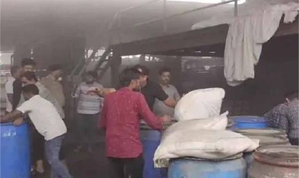 सूरत की कपड़ा मिल में धमाका, भीषण आग से 2 मजदूरों की मौत, 22 घायल