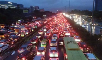 दिल्ली-जयपुर हाईवे पर 20 किलोमीटर लंबा जाम, गुरुग्राम-नोएडा में बारिश से हाहाकार