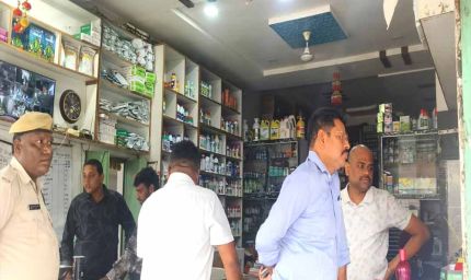 महासमुंद : बसना-पिथौरा उर्वरक दुकानों का औचक निरीक्षण