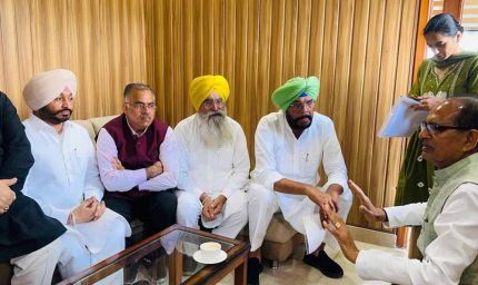 केंद्रीय कृषि मंत्री शिवराज सिंह चौहान ने पंजाब में बाढ़ प्रभावित इलाकों का किया दौरा