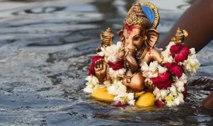 गणपति विसर्जन पर करें ये खास दान, दूर होंगी सभी बाधाएं, आएगी समृद्धि