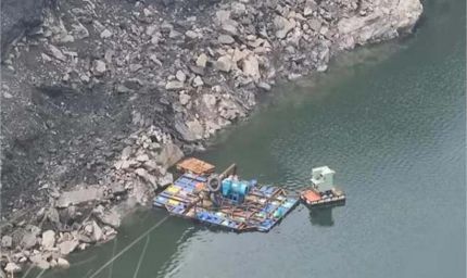 धनबाद हादसा: सर्विस वैन गहरी खाई में गिरी, 5-6 मजदूरों की हालत गंभीर, बचाव कार्य जारी