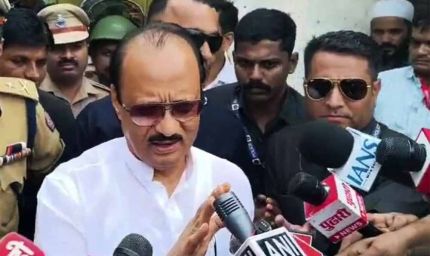 महिला IPS से नंबर मांगने पर अजित पवार की मुश्किलें बढ़ीं, वीडियो वायरल होते ही मच गया हंगामा