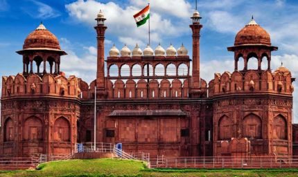 लाल किले से 1 करोड़ का सोने-हीरे जड़ा कलश चोरी, धार्मिक कार्यक्रम में चोरों का बड़ा खेल