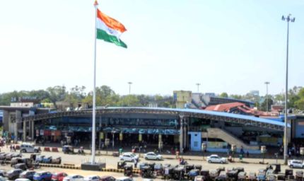 रायपुर रेलवे स्टेशन पार्किंग ठेका विवाद: अफसरों की मेहरबानी, बिना लाइसेंस फीस के चल रहा ठेका