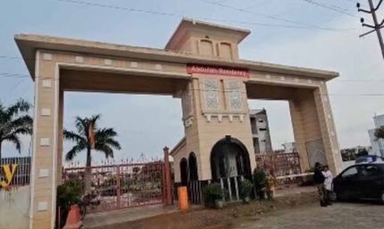 मेरठ की अब्दुल्ला रेजीडेंसी विवाद: हिन्दुओं की एंट्री पर रोक, मंत्री बोले- तुरंत जांच होगी