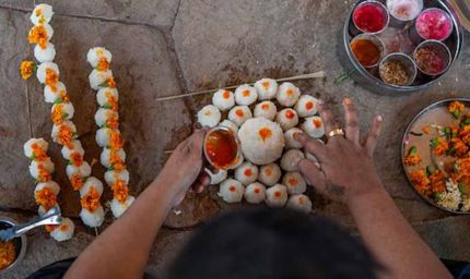 7 सितंबर से पितृपक्ष शुरू, जानें पितरों को जल अर्पण करने की सही विधि
