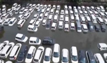 झज्जर में डूब गईं मारुति सुजुकी की 300 नई कारें, स्टॉकयार्ड में हुआ बड़ा हादसा