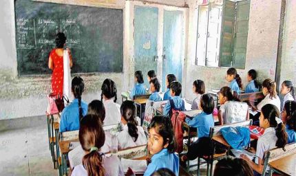 छत्तीसगढ़ में 10,538 शालाओं का युक्तियुक्तकरण पूर्ण – 16,165 शिक्षक एवं प्राचार्य हुए समायोजित