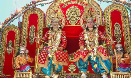 प्रयागराज की रामलीला की परंपरा: 120 साल पुराने सिंहासन पर विराजमान होते हैं भगवान राम