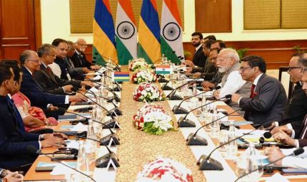 पीएम मोदी ने मॉरीशस के पीएम को परोसा बनारसी मध्याह्न भोजन, विदेशी मंत्रियों का मन मोह लिया