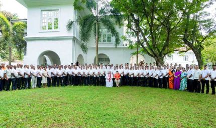 श्रीलंका के पूर्व राष्ट्रपति को झटका: नया कानून बना, बंगला और कार तक छिन गए