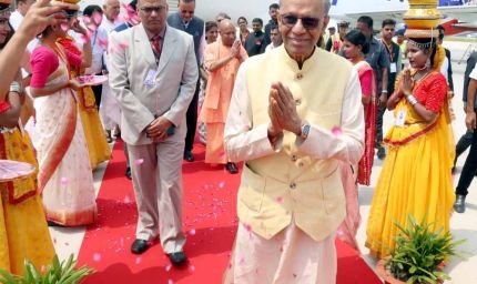 मॉरीशस के पीएम का अयोध्या में भव्य स्वागत, CM योगी ने किया रेड कारपेट वेलकम