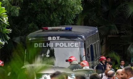 बॉम्बे हाईकोर्ट में बम धमकी, दिल्ली के बाद सख्त सुरक्षा, वकील और मुवक्किल सुरक्षित बाहर निकाले गए