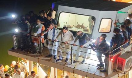 मुख्यमंत्री डॉ. यादव ने चम्बल नदी में क्रूज़ की सवारी की और गुनगुनाए गीत