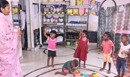 रायपुर : महिला एवं बाल विकास मंत्री श्रीमती राजवाड़े सरगुजा संभाग के दौरे पर