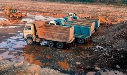 सूरजपुर : प्रतापपुर क्षेत्र में अवैध खनिज परिवहन कर रहे 04 वाहनों को किया गया जब्त