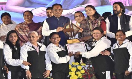 रायपुर : विशेष लेख :महतारियों के सशक्तिकरण में छत्तीसगढ़ सरकार ने कायम की मिसाल