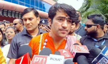 बोधगया में पं. धीरेंद्र कृष्ण शास्त्री का संदेश – संतों का अपमान करना सबसे बड़ी मूर्खता