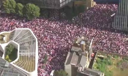 नेपाल के बाद अब लंदन में हलचल: लाखों लोगों का प्रदर्शन, जानिए दक्षिणपंथी गुटों की मांगें