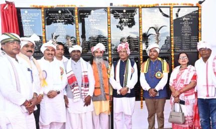 रायपुर : मुख्यमंत्री साय ने नरहरपुर में किया 75.31 करोड़ रुपए के 11 निर्माण कार्यों का भूमिपूजन