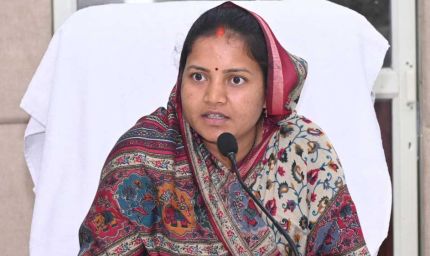 रायपुर : मंत्री लक्ष्मी राजवाड़े ने ली विभागीय समीक्षा बैठक