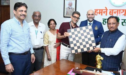 मुख्यमंत्री साय से ग्रैंडमास्टर प्रवीण महादेव थिप्से ने की सौजन्य भेंट