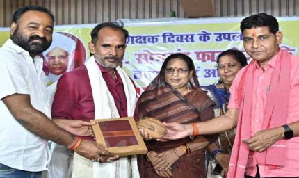 रायपुर : समाज के भविष्य और वर्तमान के पथप्रदर्शक शिक्षक व पत्रकार- मंत्री टंकराम वर्मा