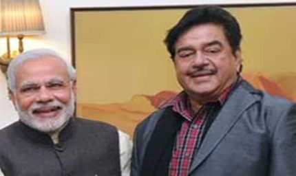 PM मोदी को शत्रुघ्न सिन्हा की बधाई ने चलाई सियासी चर्चा, 'घर वापसी' की अटकलें तेज