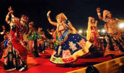 मस्जिद-मदरसा के पास गरबा पर रोक, दो मुस्लिम नेताओं के खिलाफ केस दर्ज