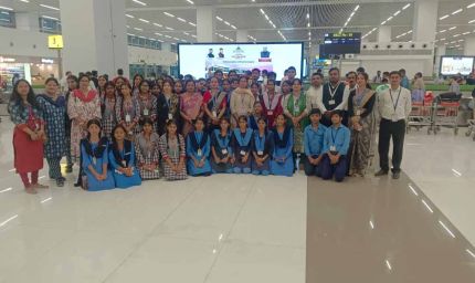 तिलक और लोकनृत्य का रंगीन संगम, पर्यटक हुए मंत्रमुग्ध