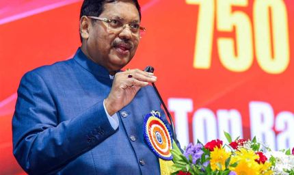 CJI बीआर गवई ने भगवान विष्णु टिप्पणी पर दी सफाई, VHP ने संयम बरतने की दी नसीहत