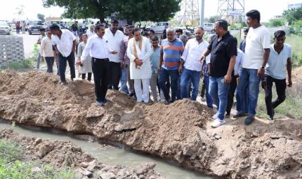 संसदीय कार्य मंत्री ने सांगरिया में ड्रेनेज का किया निरीक्षण