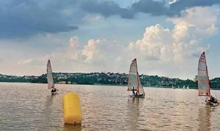 भोपाल में राजा भोज सेलिंग चैंपियनशिप का जलवा, 100+ प्लेयर्स हवा के संग दिखा रहे हुनर