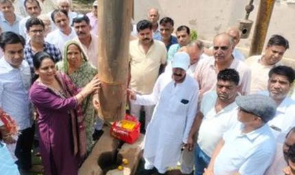 चिल्ड्रन पार्क में नया ट्यूबवेल: नींव पत्थर रखकर शुरू हुआ निर्माण कार्य
