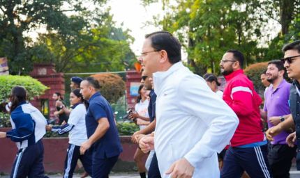 देहरादून में CM धामी ने ‘नमो युवा रन’ को दिखाई हरी झंडी, खुद भी दौड़े मैदान में!