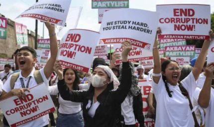 नेपाल के बाद फिलीपींस में भी सरकार के खिलाफ भड़का जनता का गुस्सा, सड़कों पर हजारों लोग