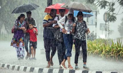 पश्चिम बंगाल में स्कूल बंद: दुर्गा पूजा से पहले 24-25 सितंबर की छुट्टी की घोषणा!