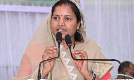 रायपुर : मंत्री मती लक्ष्मी राजवाड़े के मुख्य आतिथ्य में सेवा पखवाड़ा के तहत दिव्यांगजनों एवं वरिष्ठजनों का सम्मान